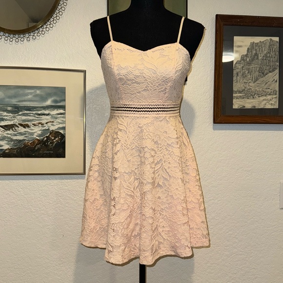 Rue21 Dresses & Skirts - Women’s Rue 21 lace dress. (11)